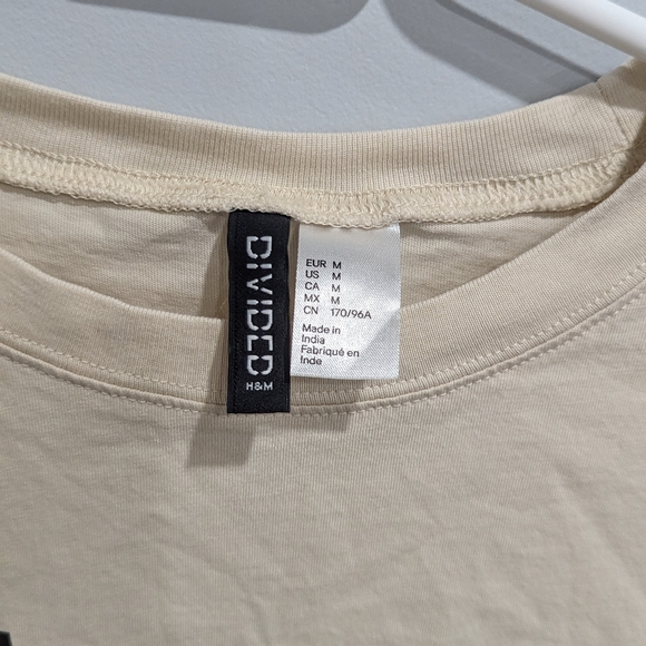 NWT H&M Tee Medium - Picture 3 of 3